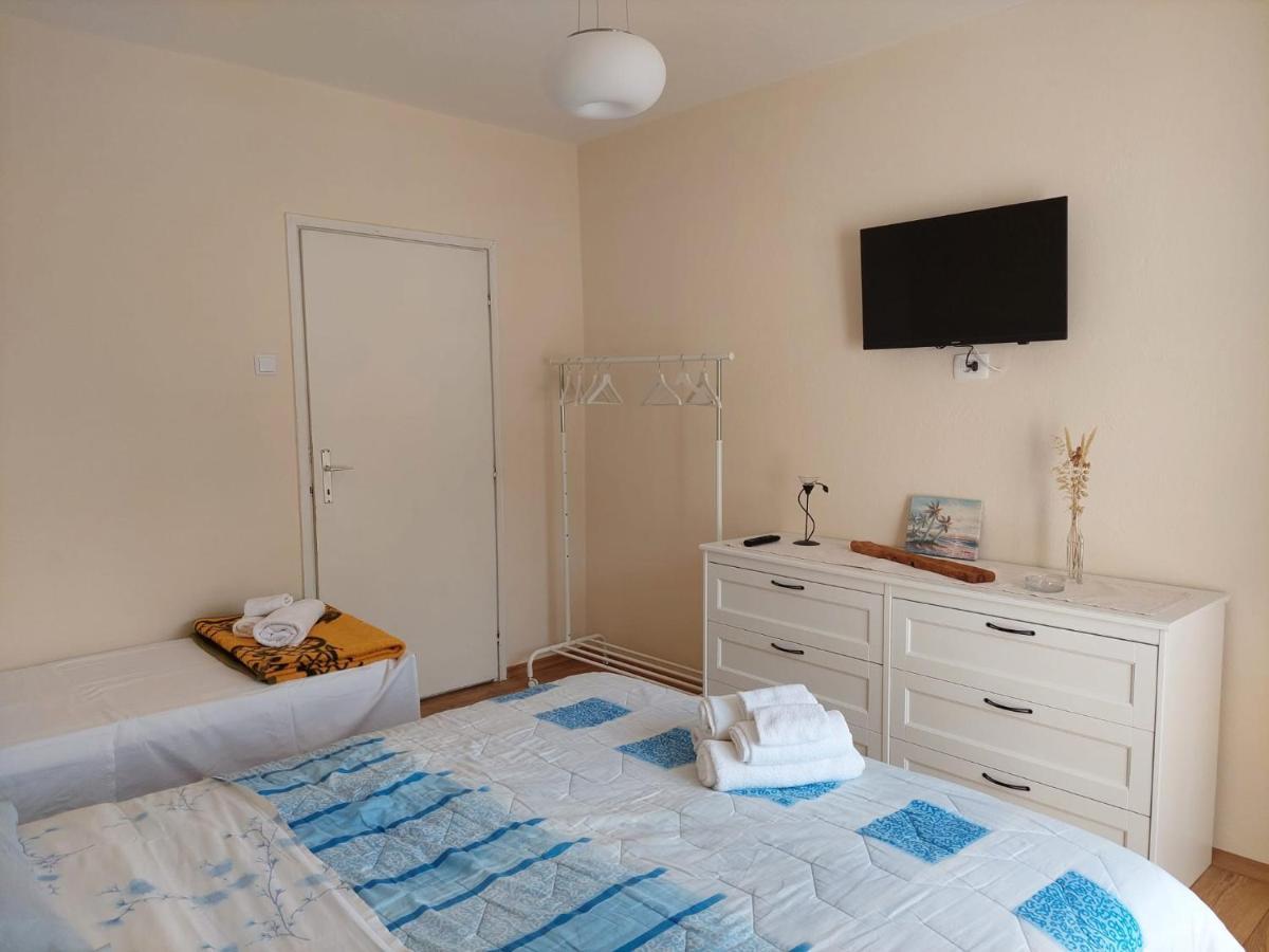 Apartman Danijela Apartment Klek Bagian luar foto
