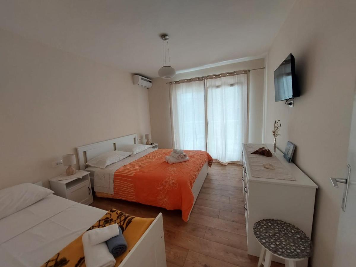 Apartman Danijela Apartment Klek Bagian luar foto